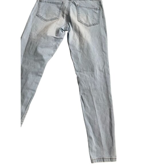 CALZEDONIA Distressed Lace Patch Light Wash Jeans Size Medium - Picture 2 of 9
